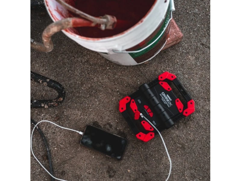 Punjača svjetiljka NEBO Omni 2K - 2000 lm