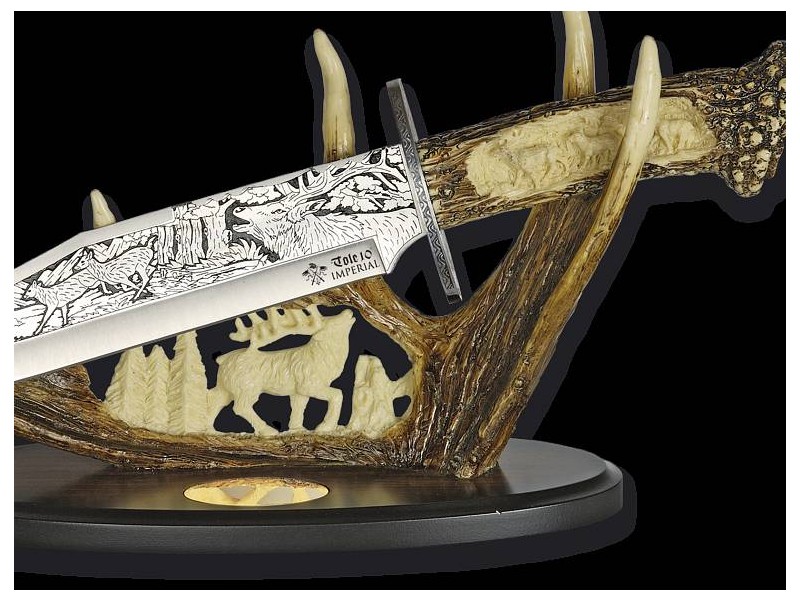 Nož lovski na stojalu - imitacija rogovlja