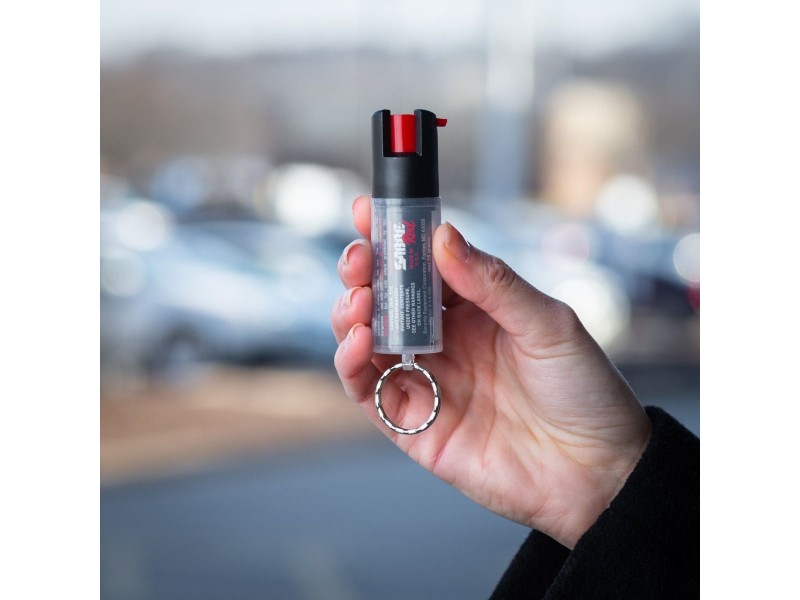 Obrambni sprej SABRE z obeskom