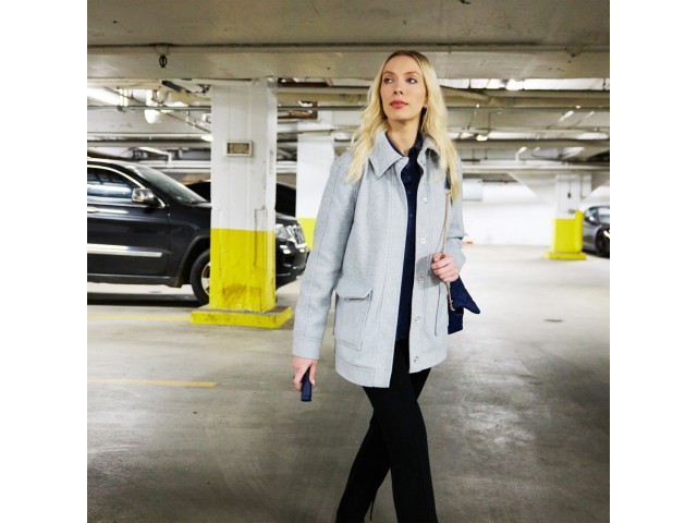 Obrambni sprej z alarmom SABRE 2-IN-1 Personal alarm -  črn