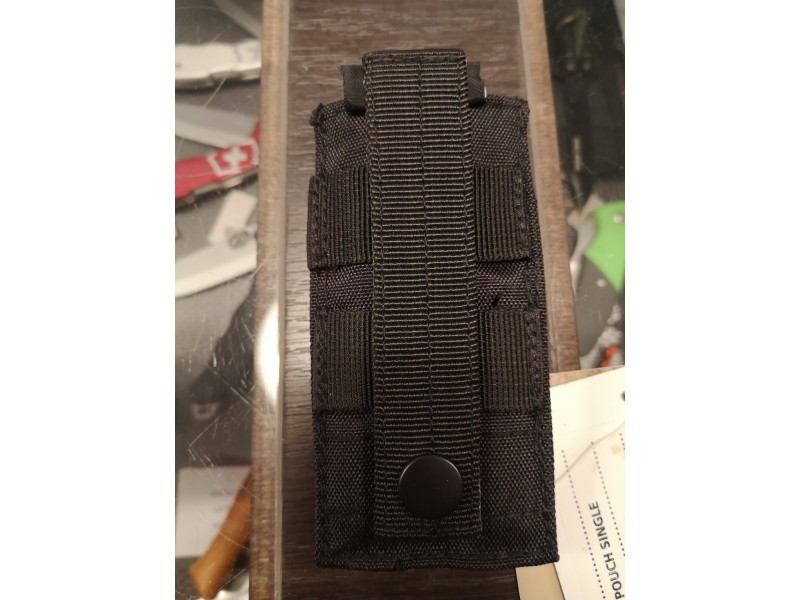 Single magazine case black