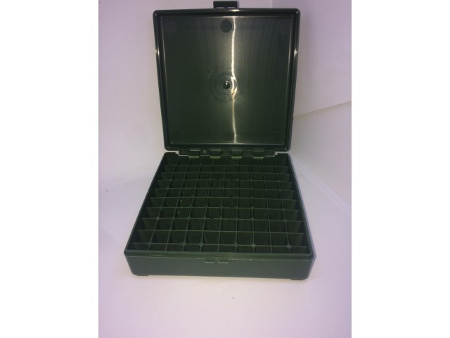 Škatlica za shranjevanje nabojev 9x19 - 100 kom - temno zelena. Primerna tudi za naboje: 9mm luger, 380 ACP, 32 S&W, 30 luger, 9mm makarov.