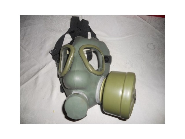 The JNA gas mask used