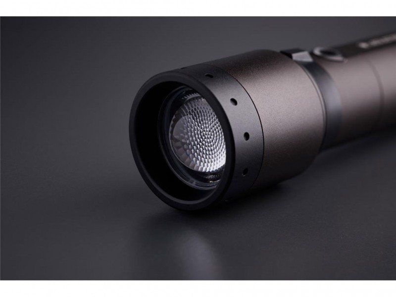 Rechargeable flashlight LED LENSER P7R Signature - 2000 lumens